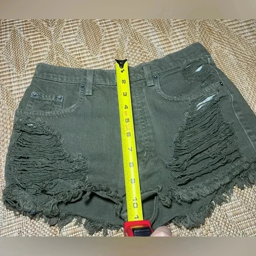 Carmar Los Angeles Denim Women's Army Green Ripped Shorts, Size 27,Rare,Vintage - Picture 7 of 8